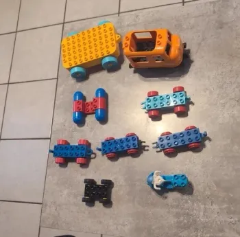 9 véhicules Lego/Duplo vintage