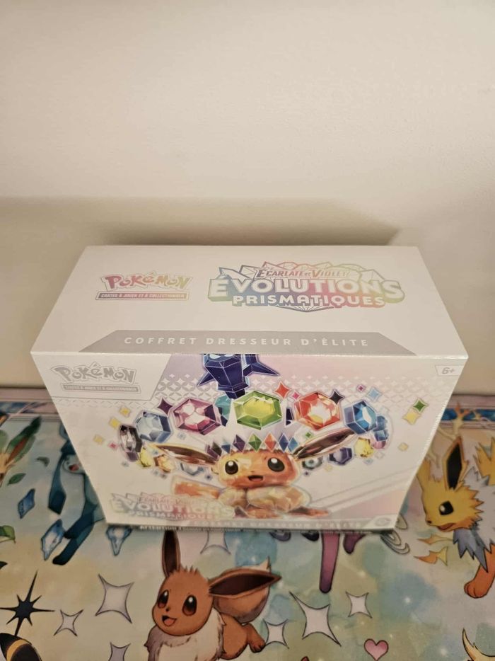 Coffret Pokemon ETB 8.5 avec trou - photo numéro 5