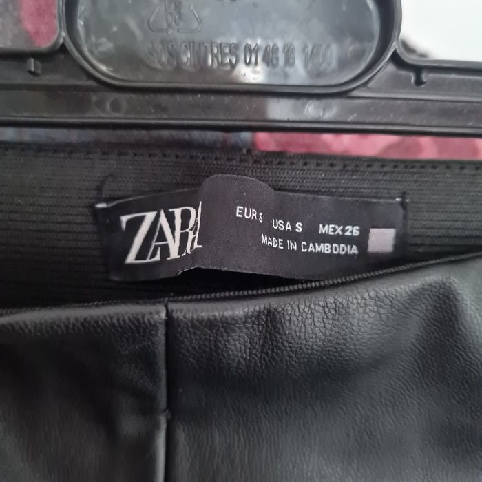 Pantalon faux cuir zara - photo numéro 2