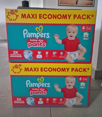 2 cartons de couches Pampers taille 4