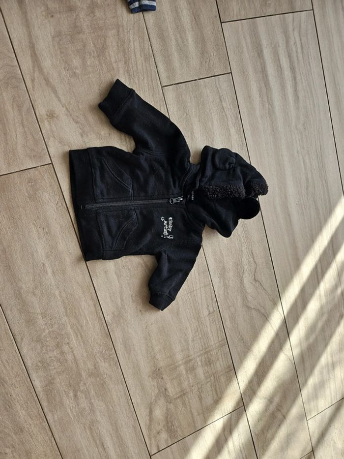 Gilet à capuche 1 mois