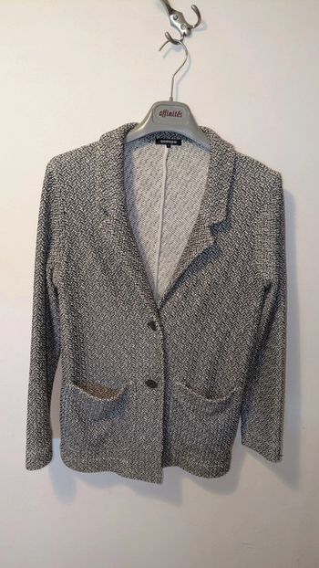 Veste blanche et noire Bonobo