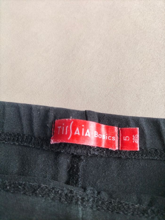 🖤 Lot de 2 leggings noir - 5 ans - Tissaia et Kiabi - Très bon état 🖤 - photo numéro 3