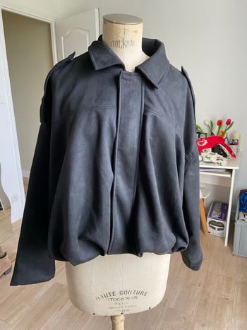 Blouson d’automne en daim noir