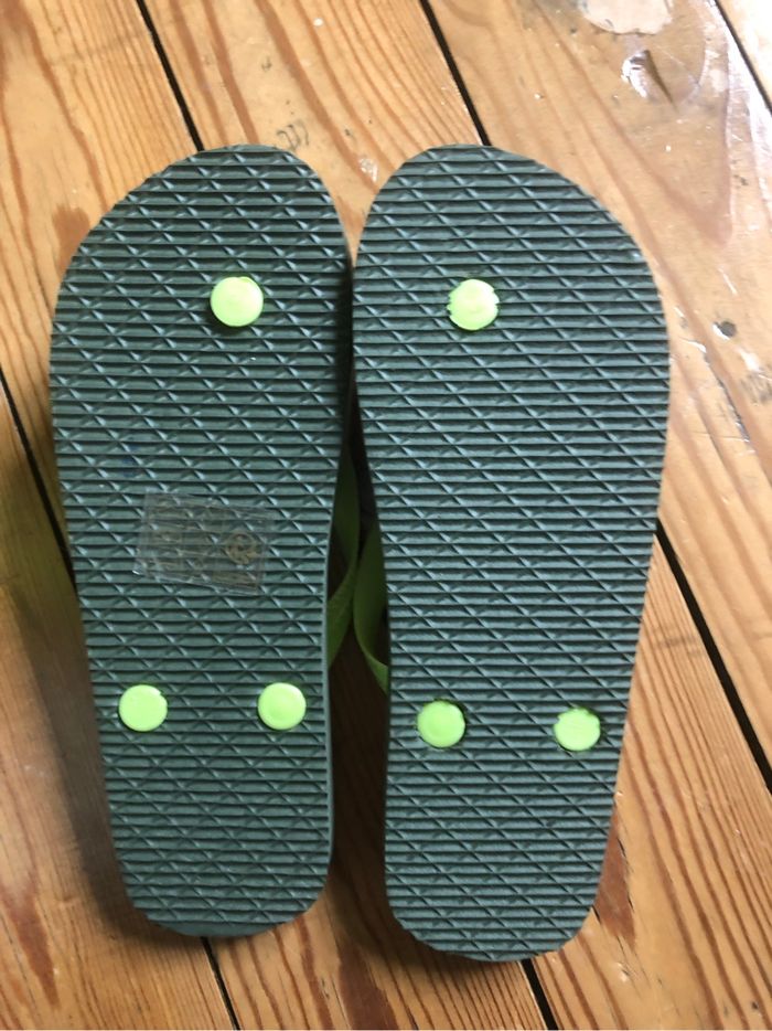 Paire de tongs - photo numéro 2