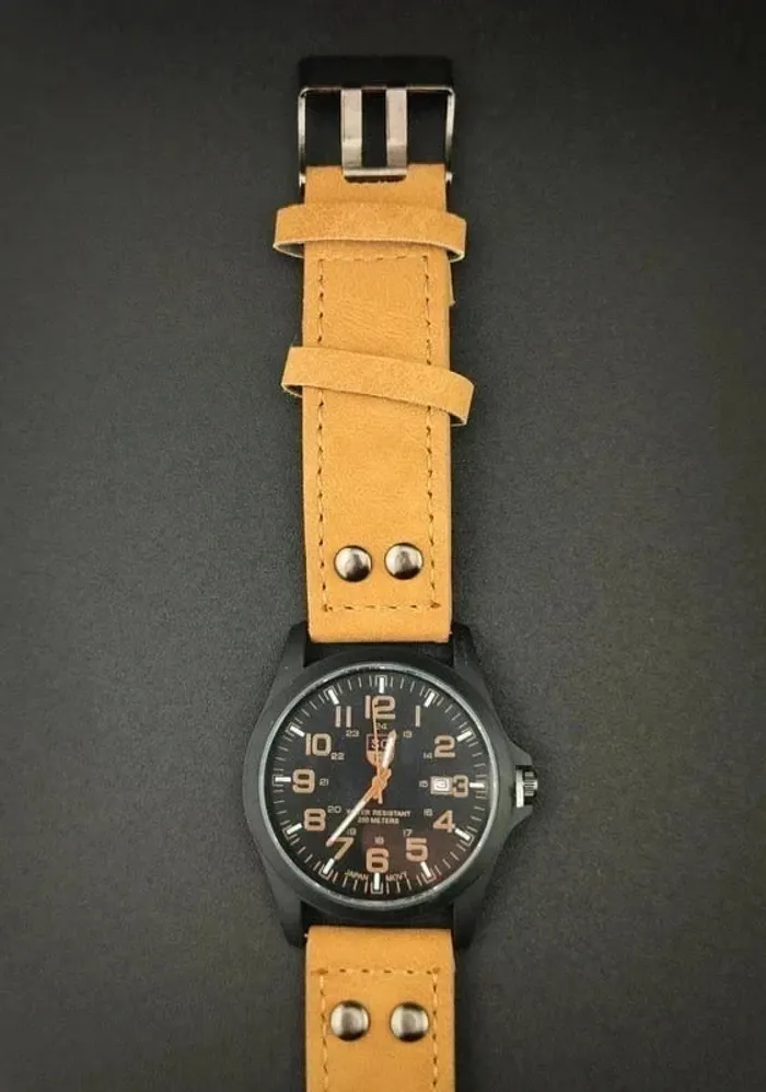 Montre marron claire, heure et date - photo numéro 3