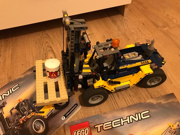Lego Technic le chariot élévateur réf 42079
