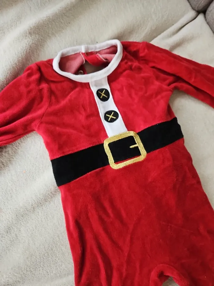 Pyjama père Noël 🎅🏾 - photo numéro 2