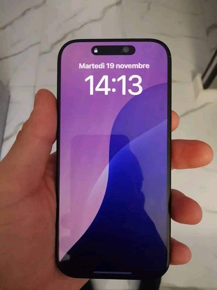 A vendre 16 pro max batterie 💯🔋 256GB  350€ prix négociable paiement plusieurs fois écrivez moi - photo numéro 2