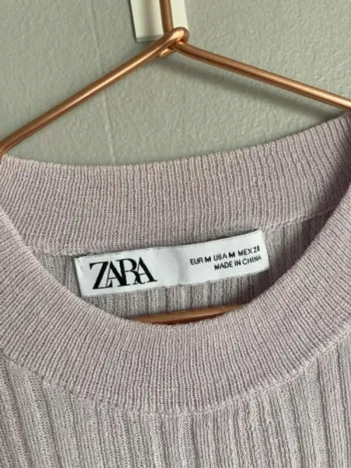 T-shirt crop Zara M – Lilas – Manches longues – Maille stretch – Très bon état - photo numéro 2