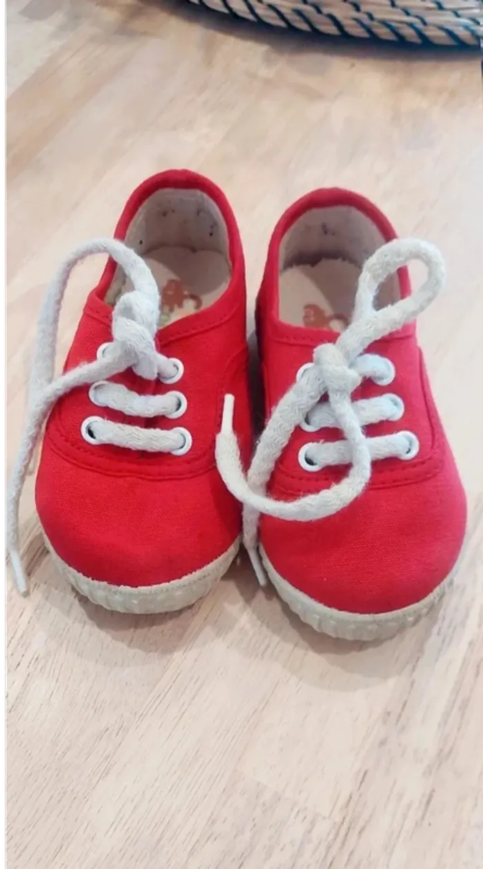 Baskets toile pointure 21 rouges