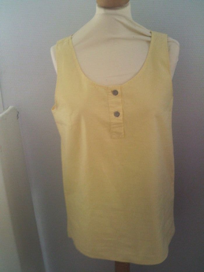 Tee shirt sans manche jaune taille 40 Fabriqué en france