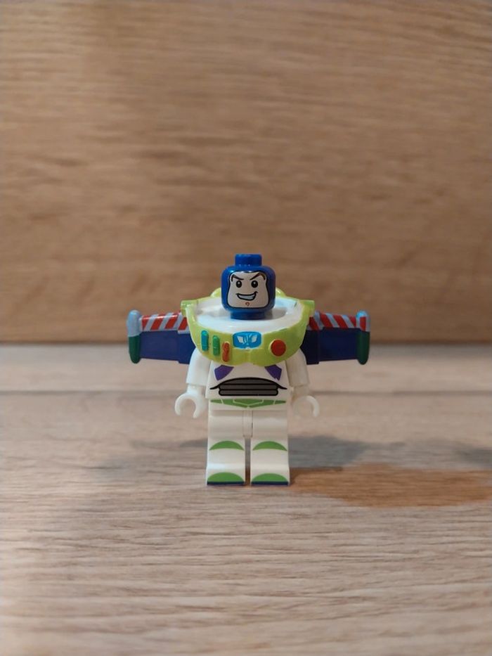 Figurine type lego Buzz l'éclair Toy Story Disney