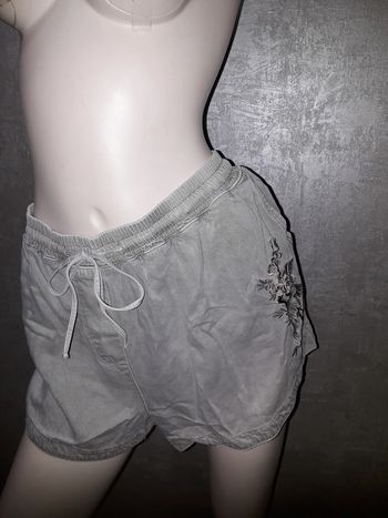 short gris fluide avec broderies new look taille 44