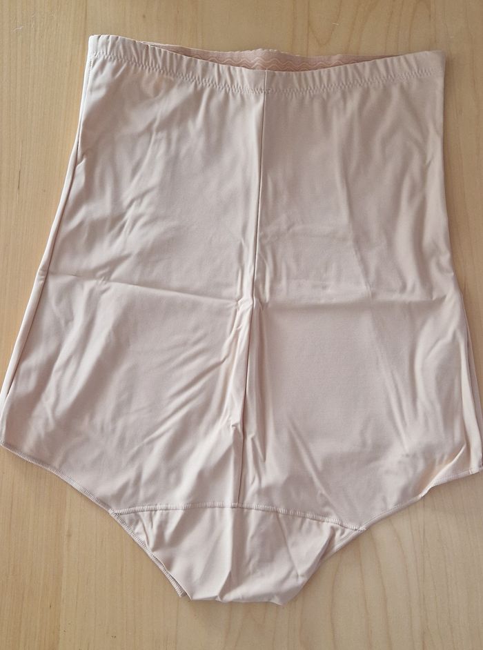 Culotte gainante - T. XXL - Neuve - photo numéro 2