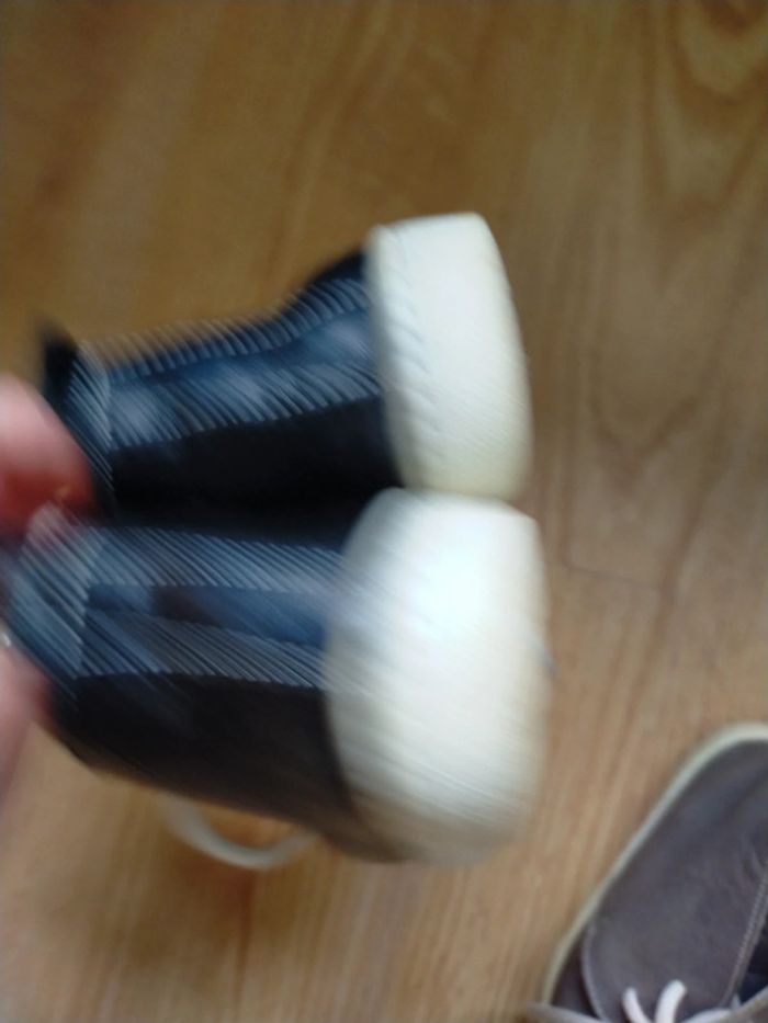 Lot 2 petites de chaussures 21 - photo numéro 4