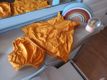 Ensemble robe et culotte moutarde 3 mois KIABI