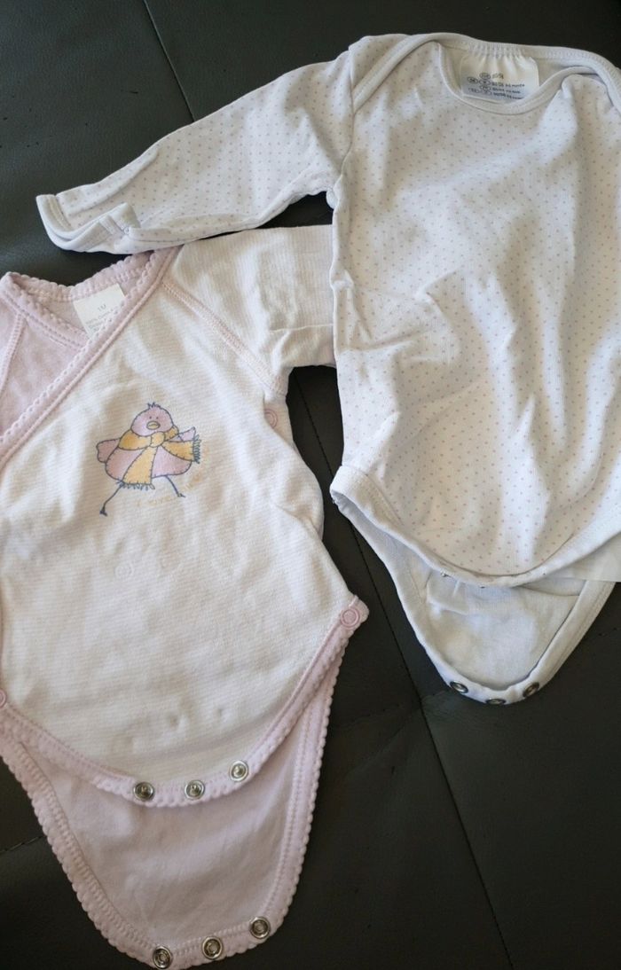 Lot 14 bodys naissance et 1 mois et 2 bonnets naissance - photo numéro 4