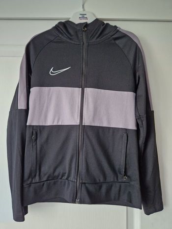 Veste Nike 8/9 ans Très bon état