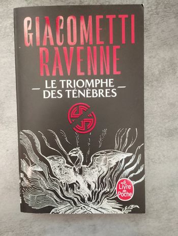 Livre Le triomphe des ténèbres