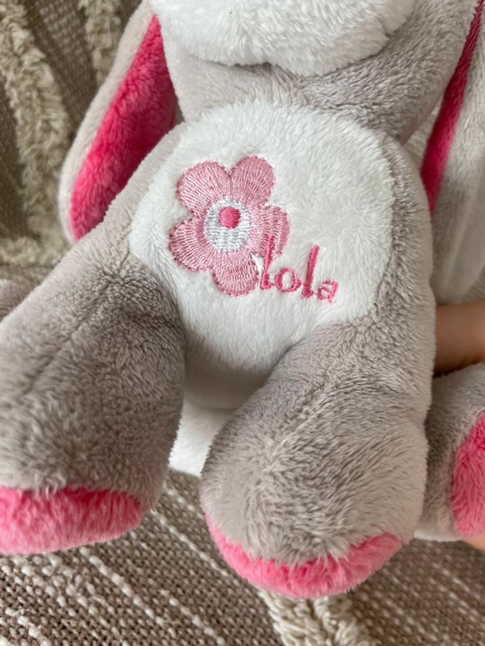 Peluche Doudou 18cm Arthur et Lola chien gris blanc et rose fleur très bon état - photo numéro 4
