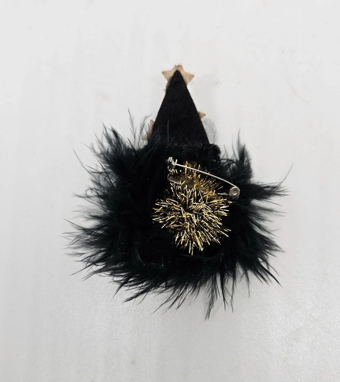 Broche.
Sorcière. - photo numéro 5