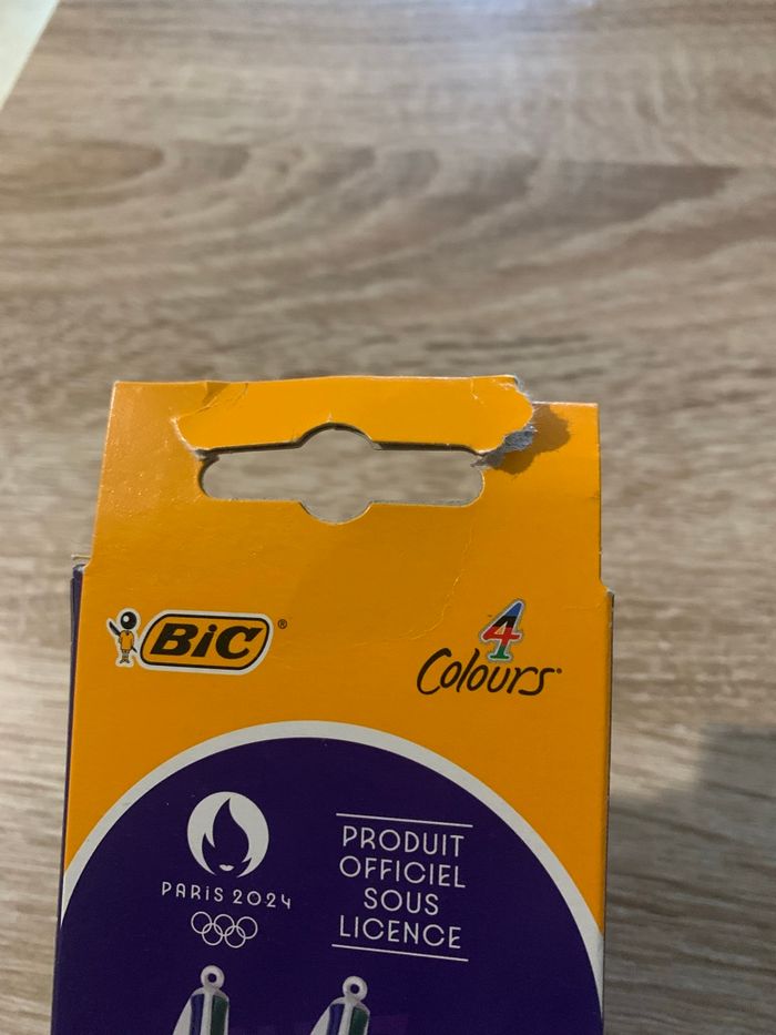 3 stylos 4 couleurs bic  phyge JO De paris 2024 - photo numéro 5