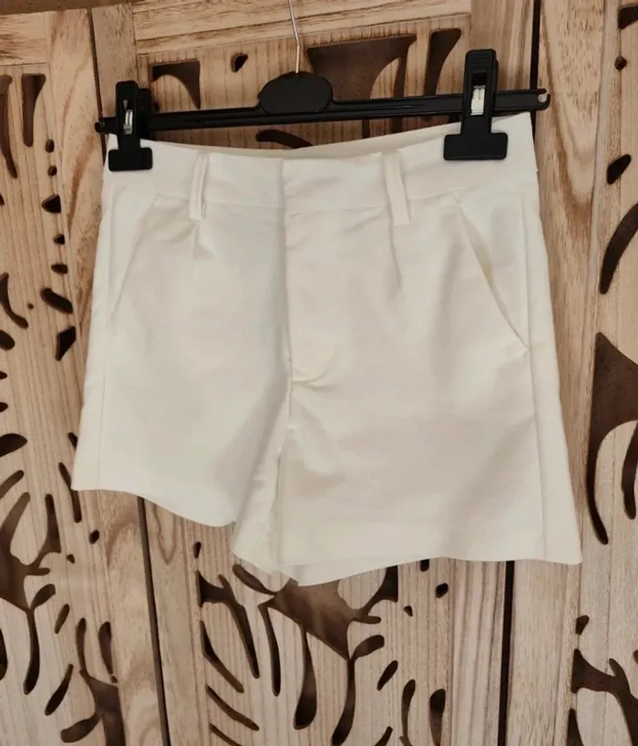 Short couleur écru T 34 Jennyfer - photo numéro 3