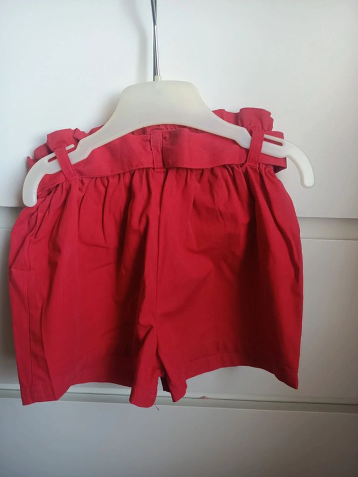 Joli petit short rouge Kiabi taille 36mois - photo numéro 4