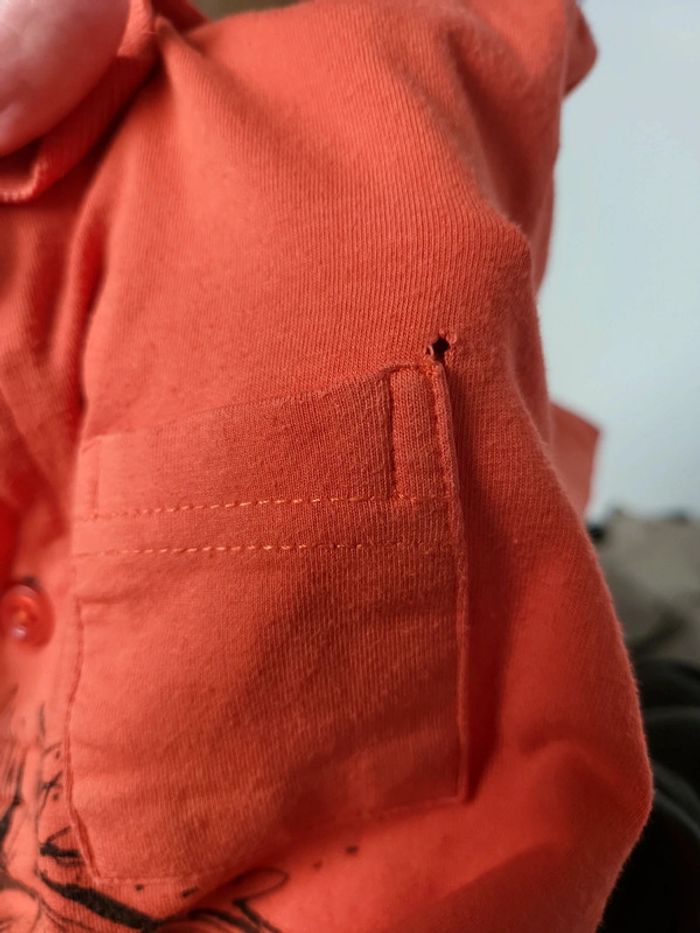 Lot 4 t-shirts manches longues garçon 6 ans très bon état - photo numéro 12