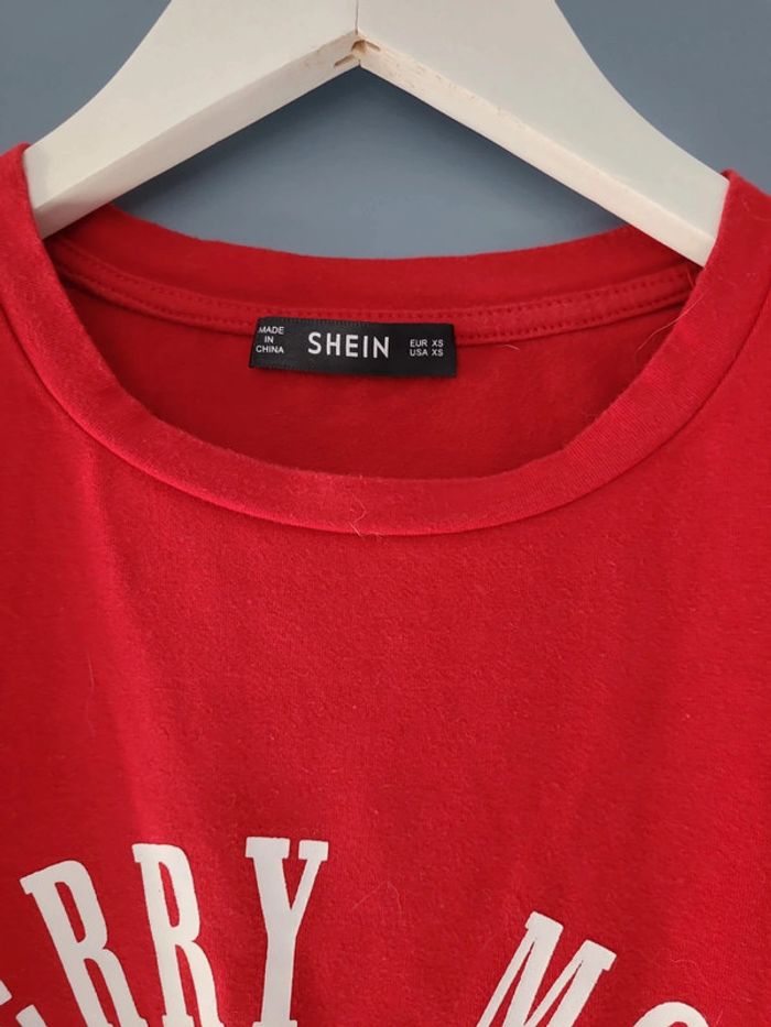 Tee shirt rouge - photo numéro 3