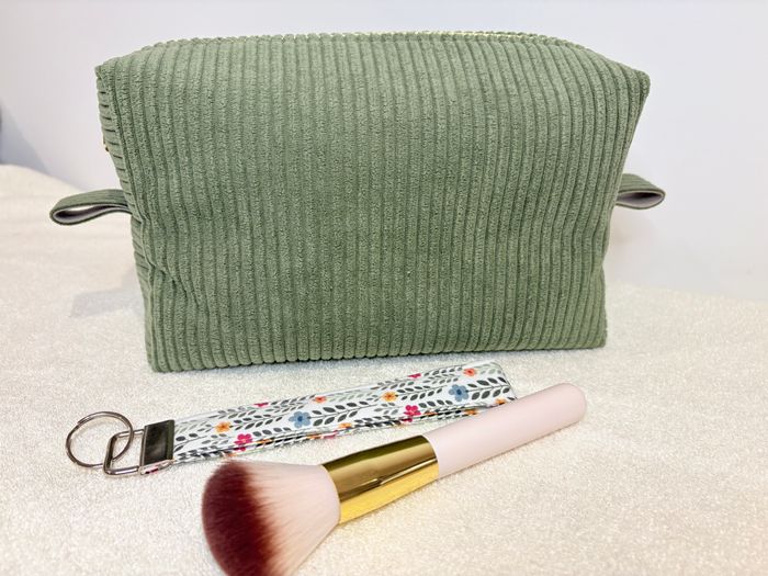 Trousse de toilette XL couleur kaki fleurie - photo numéro 5