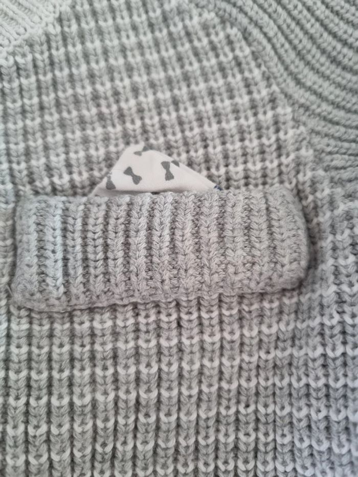 Gilet gris et blanc 24 mois - photo numéro 3