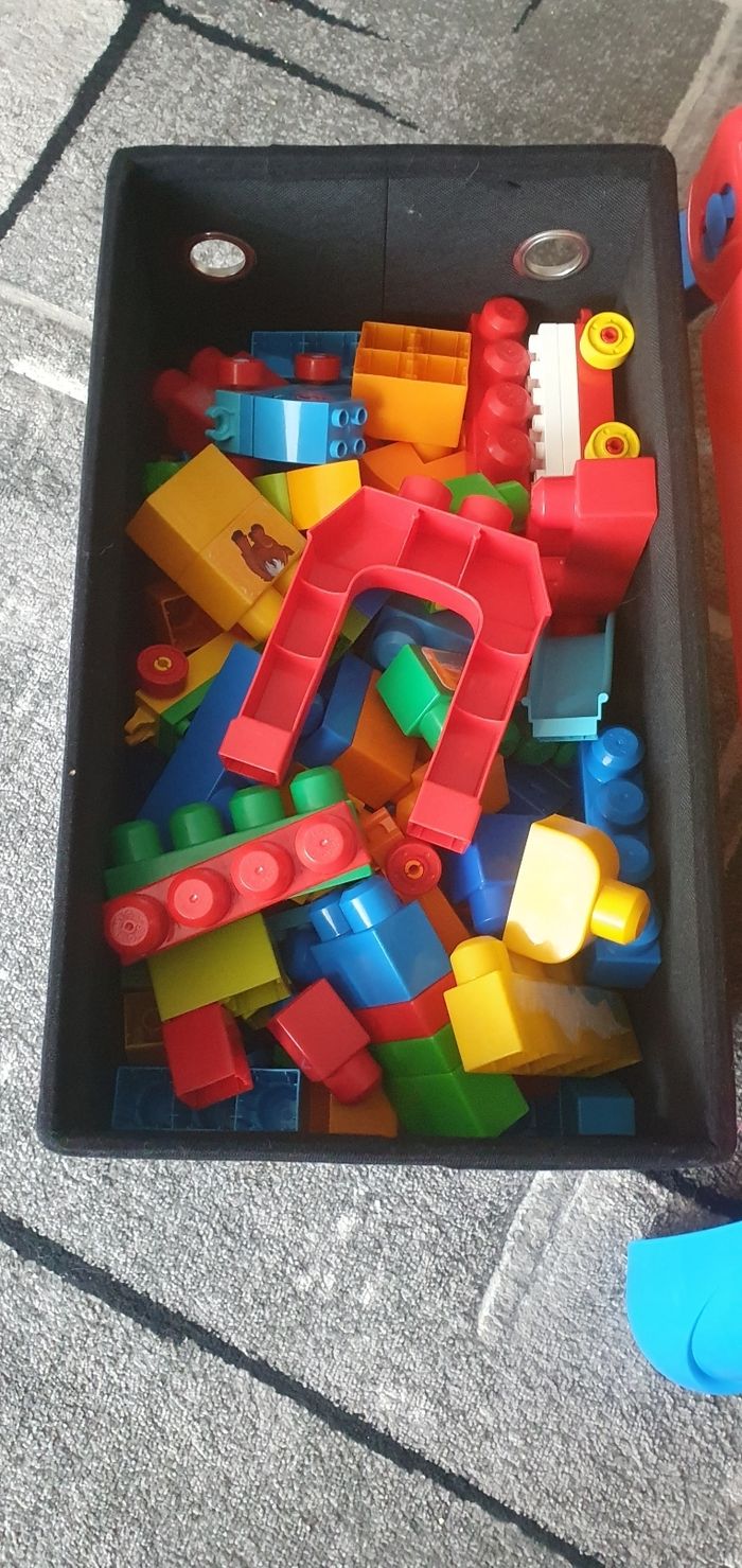 Table mega blok et lego - photo numéro 3