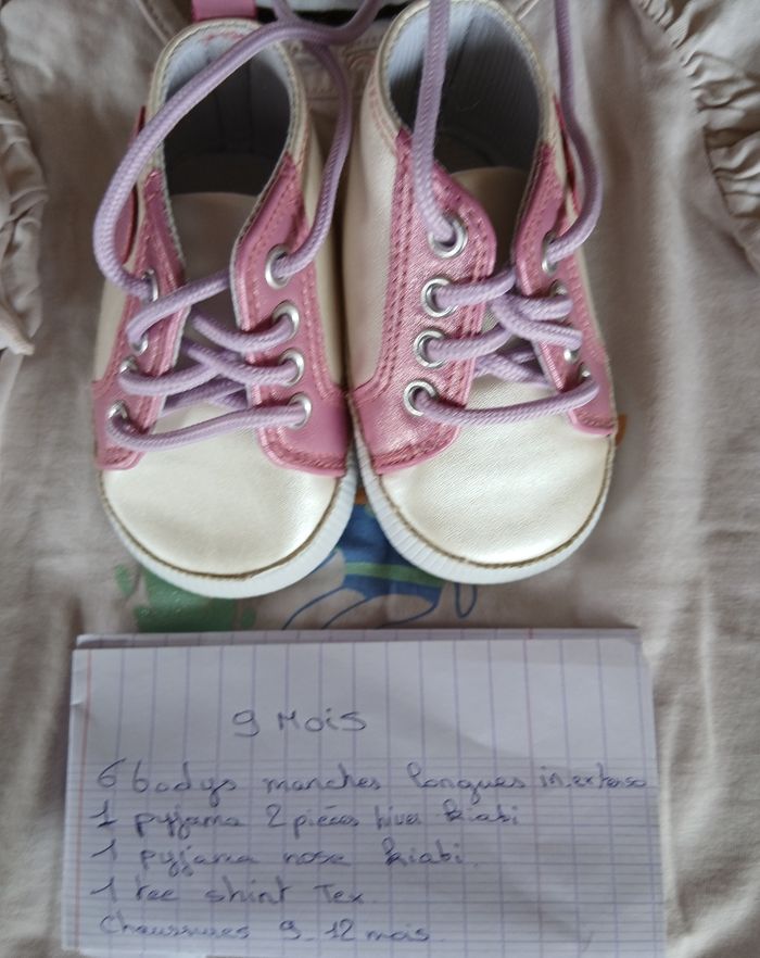 Lot vêtements fille 9 mois - photo numéro 2