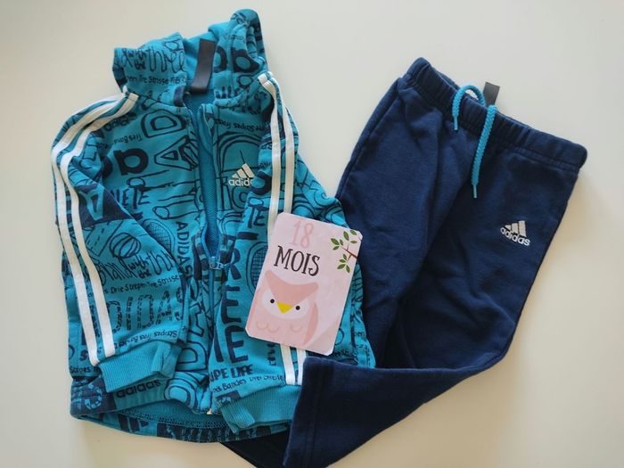 Jogging Adidas taille 12/18 mois
