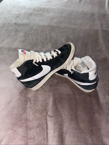 Baskets montantes Nike Blazer Mid 77 noir taille 37.5 en bon état