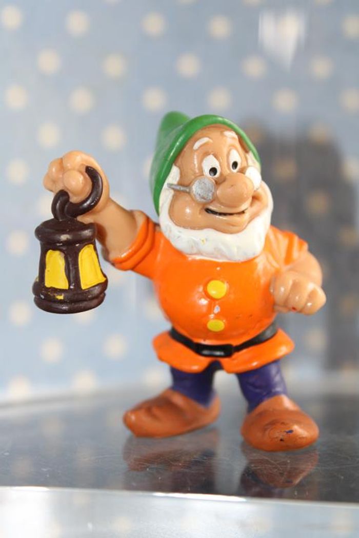 Disney lot figurines nains - photo numéro 2