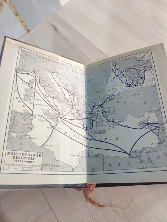 Livre guide bleu les grandes croisières en méditerranée orientale 1966 - photo numéro 3