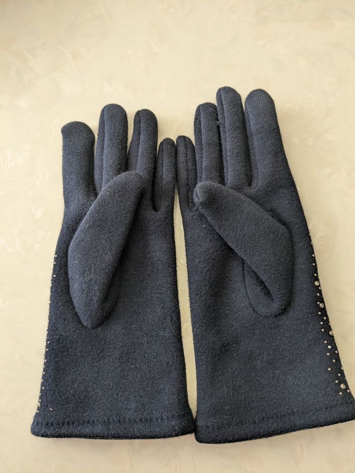 Jolie paire de gants perlées. Taille M - photo numéro 3