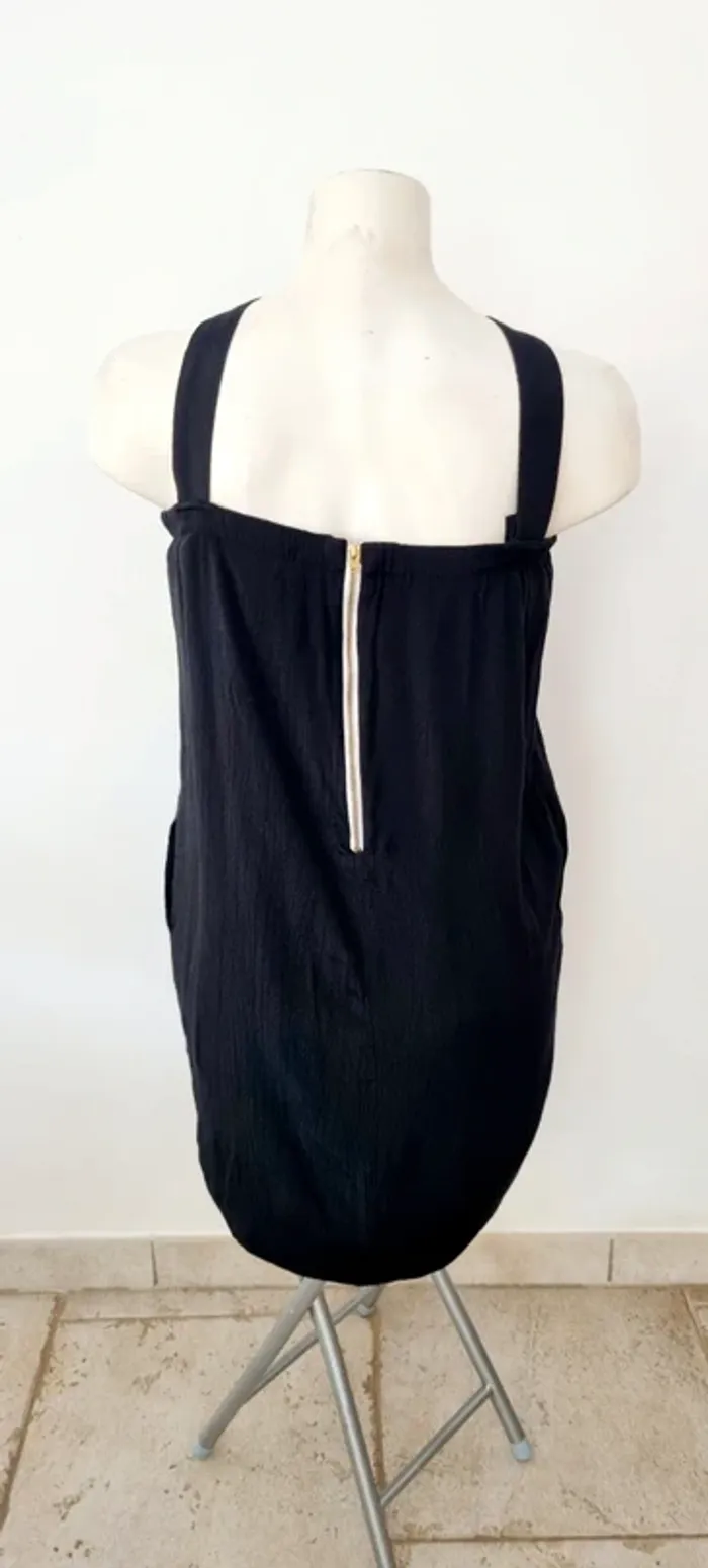 Robe courte noire claudie pierlot 38 - photo numéro 6