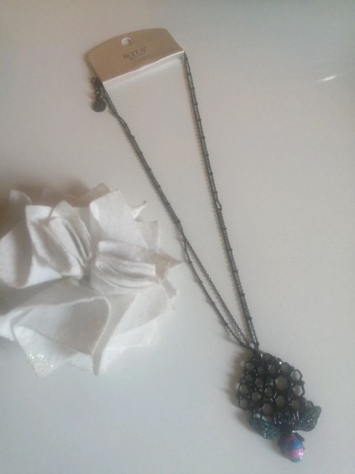 🌸Collier Acier noir avec Pendentif abeille "Ikita" neuf 🌸 - photo numéro 2