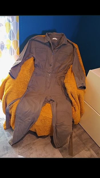 Combinaison kaki taille 38