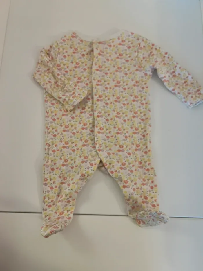Pyjama 3 mois - photo numéro 3