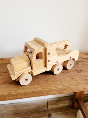 Camion en bois