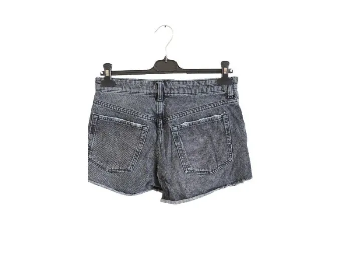 C58 short jeans gris Zara 38 - photo numéro 2