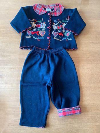 Ensemble bleu et rouge