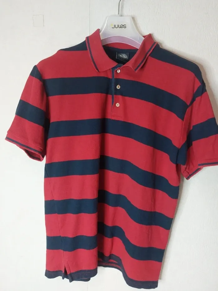 Polo rayé rouge et bleu "i club "