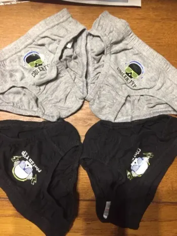 Lot 4 slips Jungen 3/4A