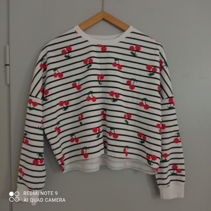 Sweat cerises rayures t38 - photo numéro 2